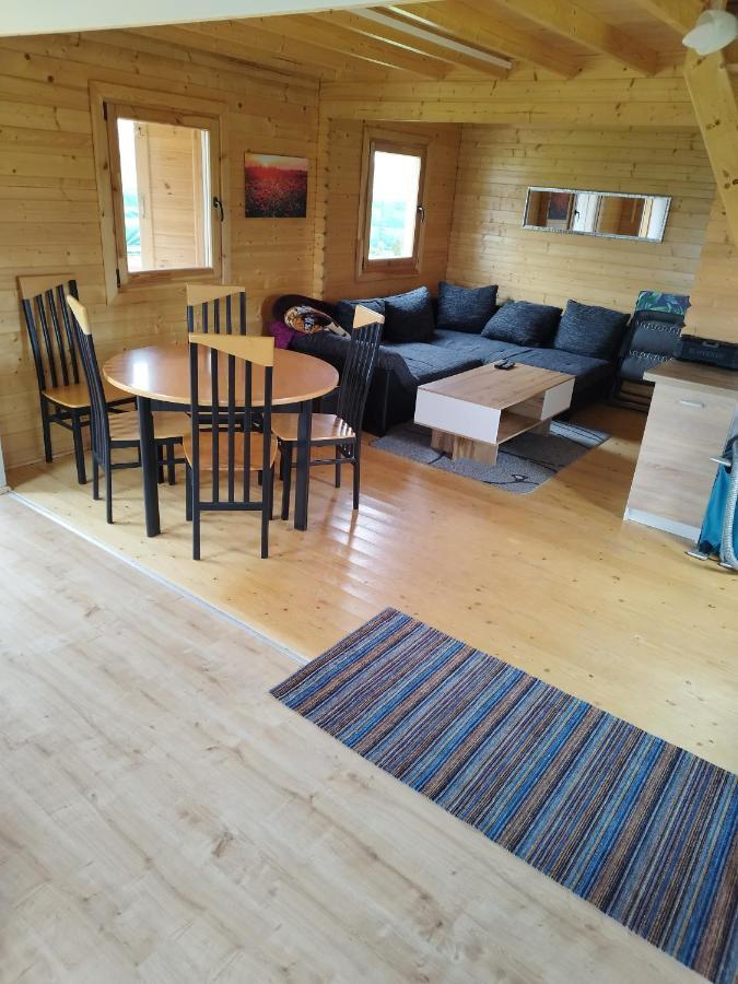 Domek Caloroczny Zastan Luaran gambar